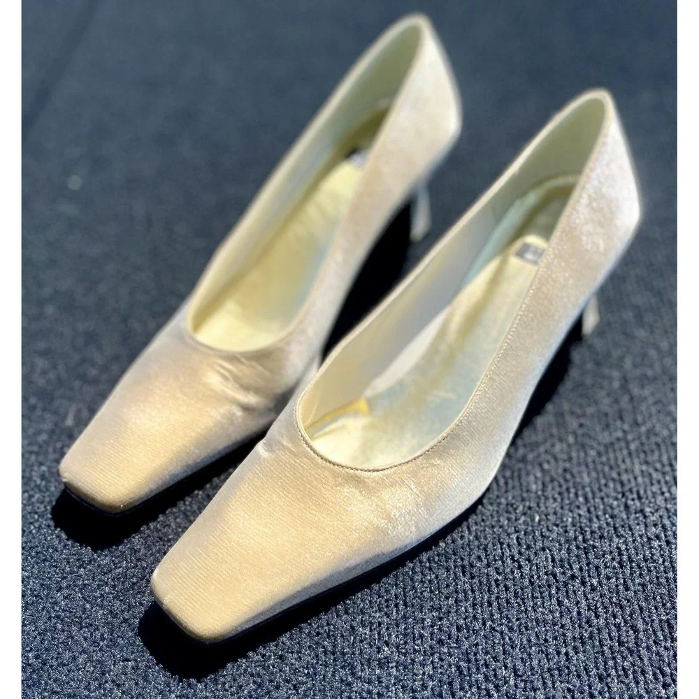 Stuart‎ Weitzman Shoes Womens Size 9 AA Square Toe Heels Leather Sole Elegant